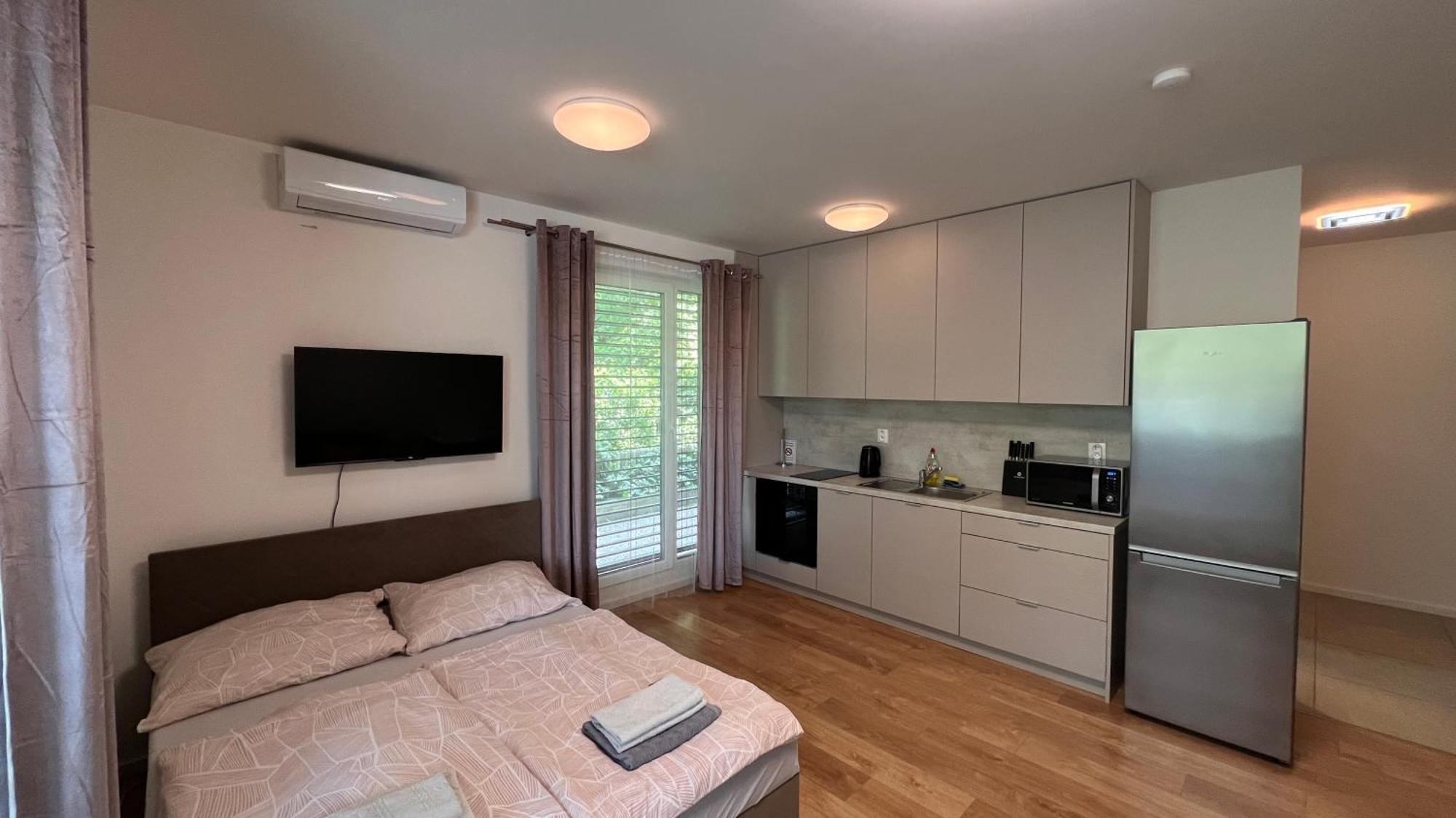 Apartmán Air Conditioned 1 Apartment, With Garden, New Building